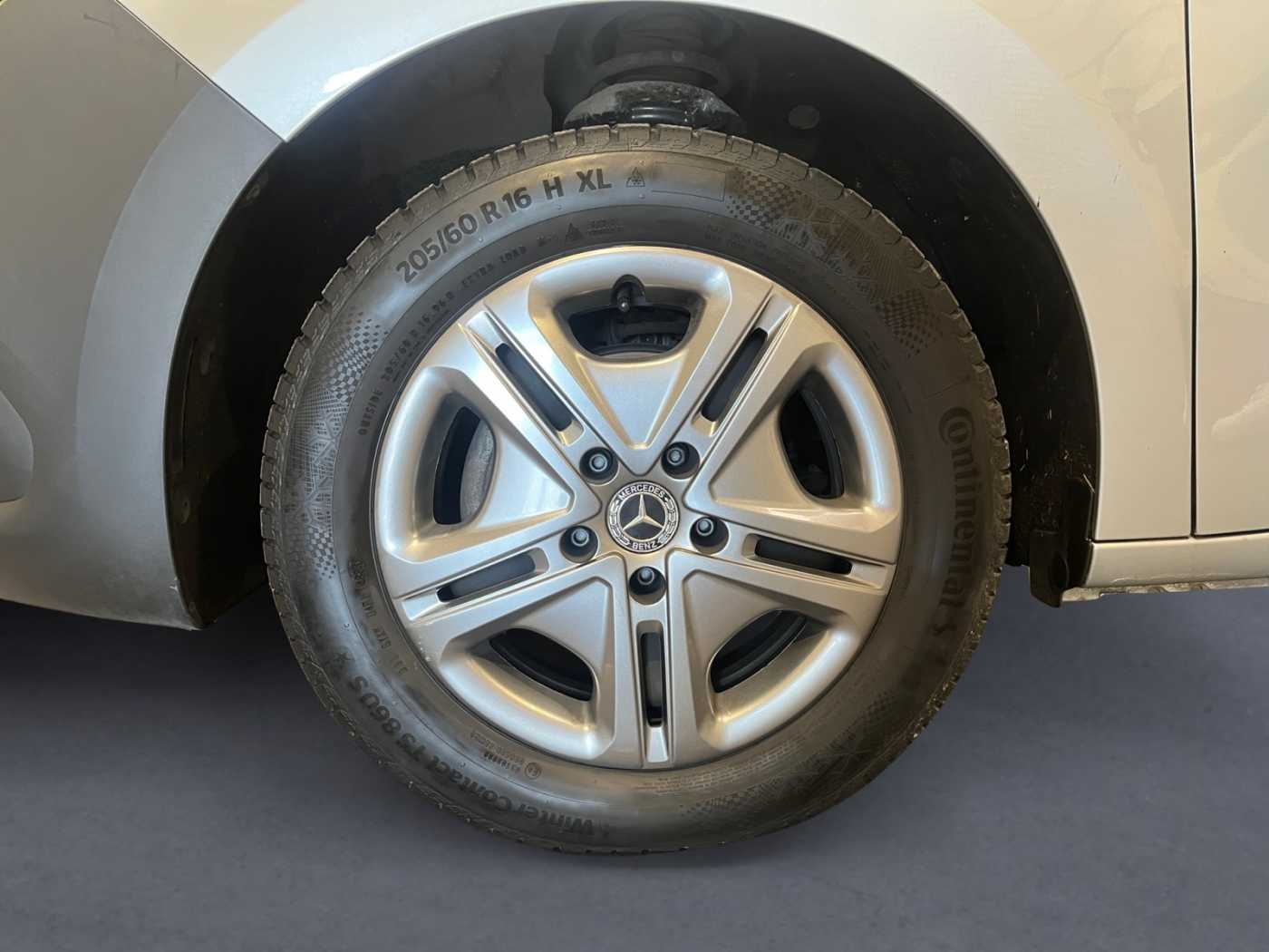 xxl_kfz111284325_w1vtbecz0pu333194_13_rim-front-left.jpg