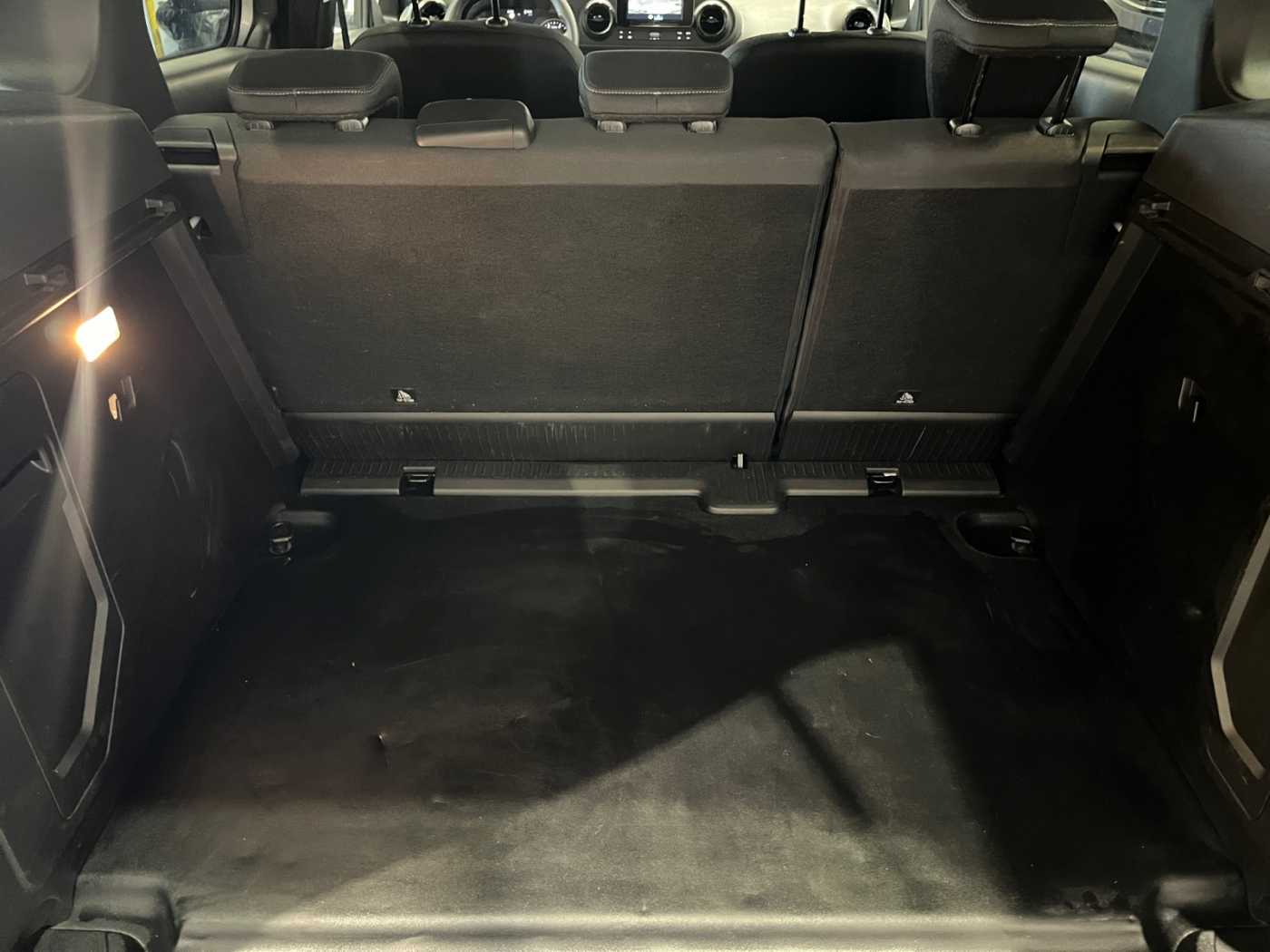 xxl_kfz111284325_w1vtbecz0pu333194_16_feature-1.jpg