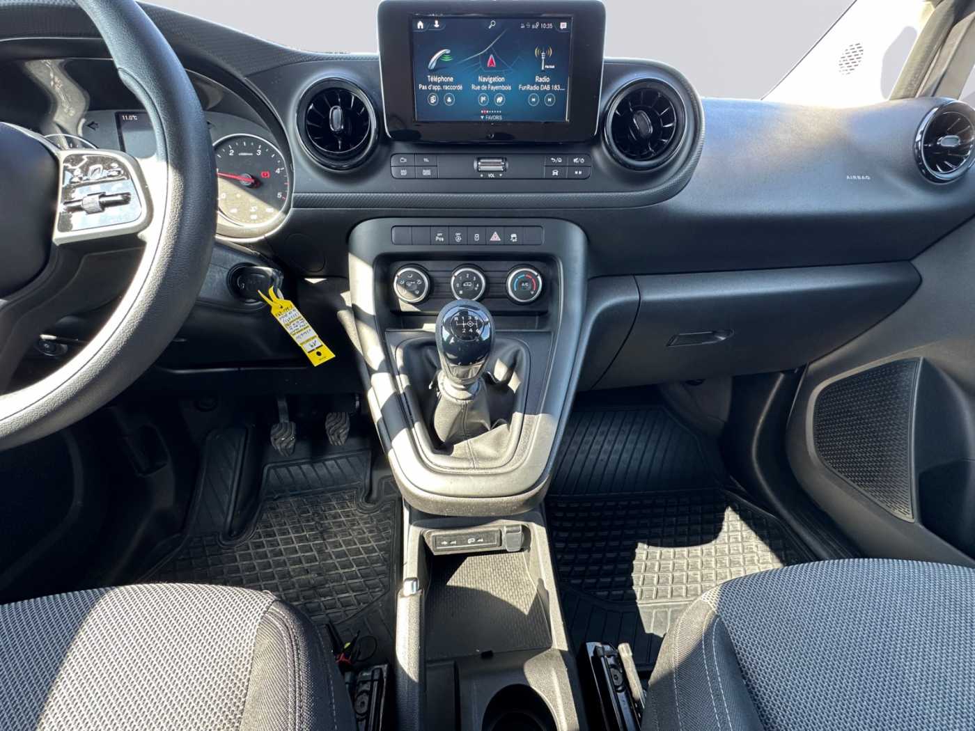 xxl_kfz111371978_w1v1beulypu333193_10_center-console-down.jpg