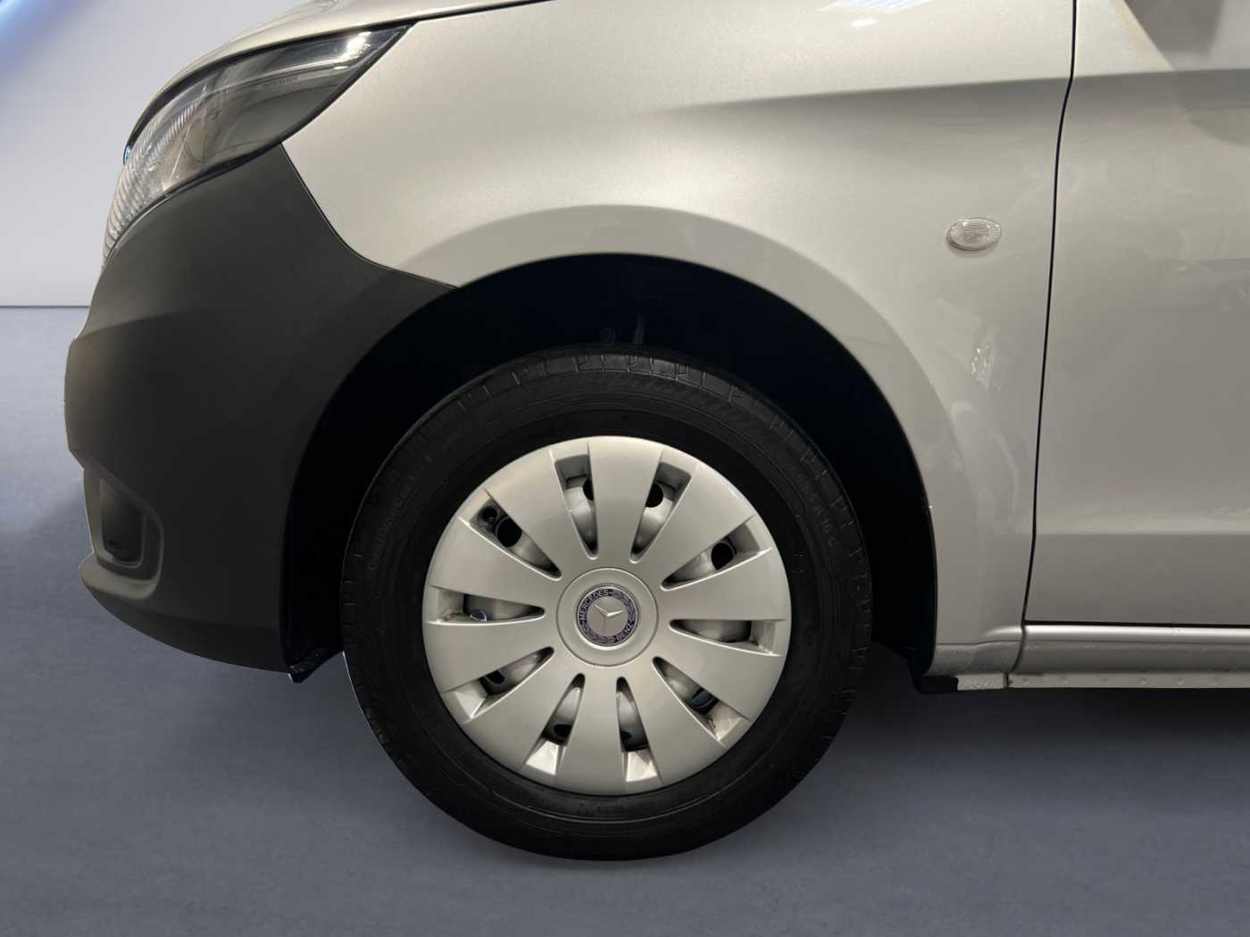 xxl_kfz111814546_w1v44760313960028_13_rim-front-left.jpg