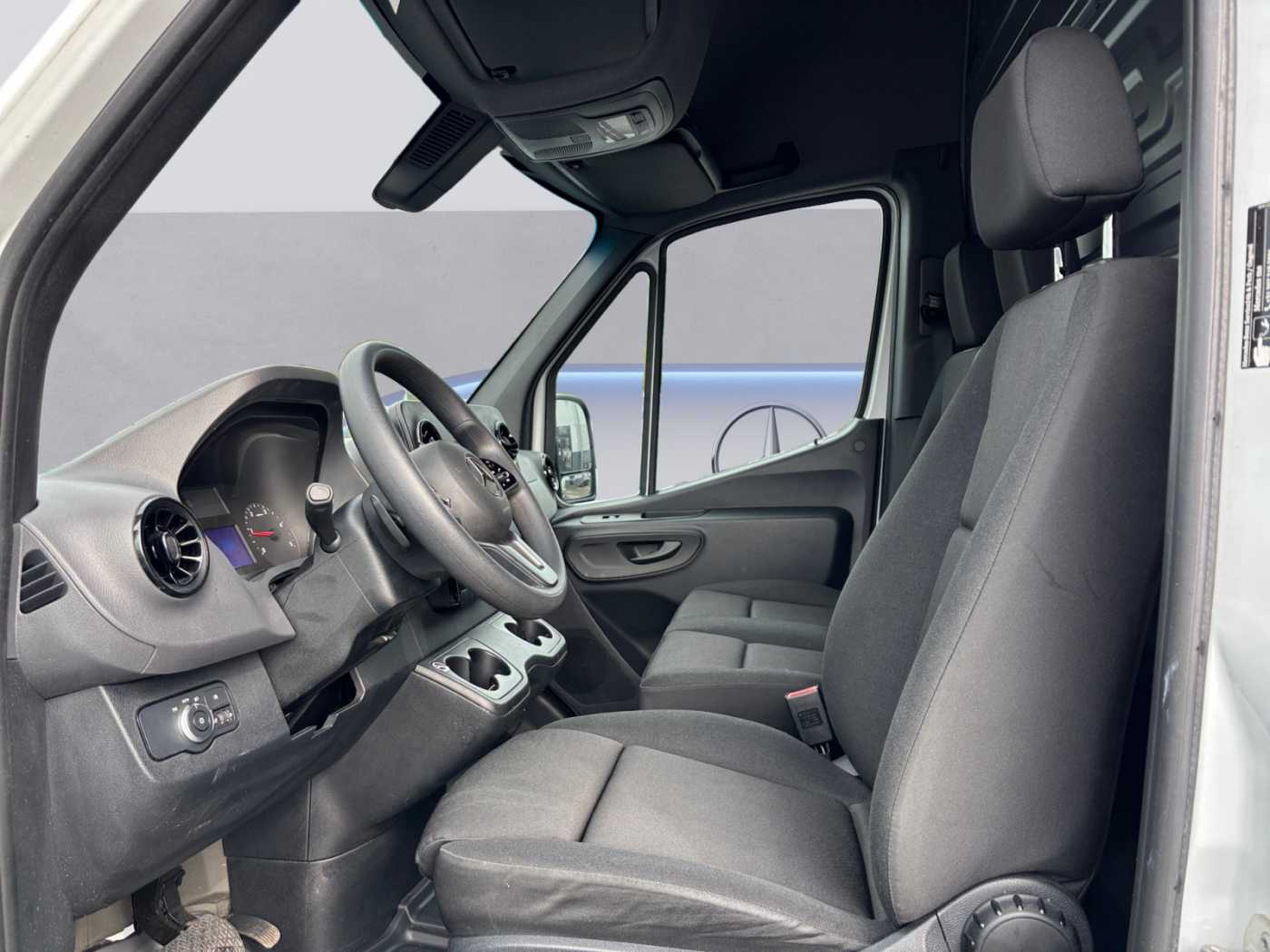 xxl_kfz113245719_w1v9076351p531474_08_enter-driver-codriver.jpg
