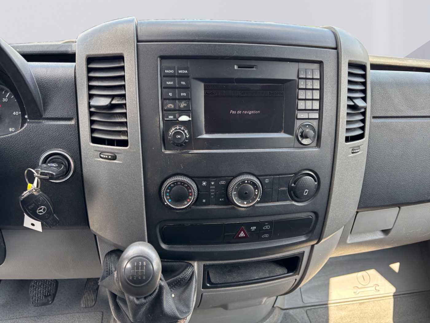 xxl_kfz113404129_wdb9066331p924627_10_center-console-down.jpg