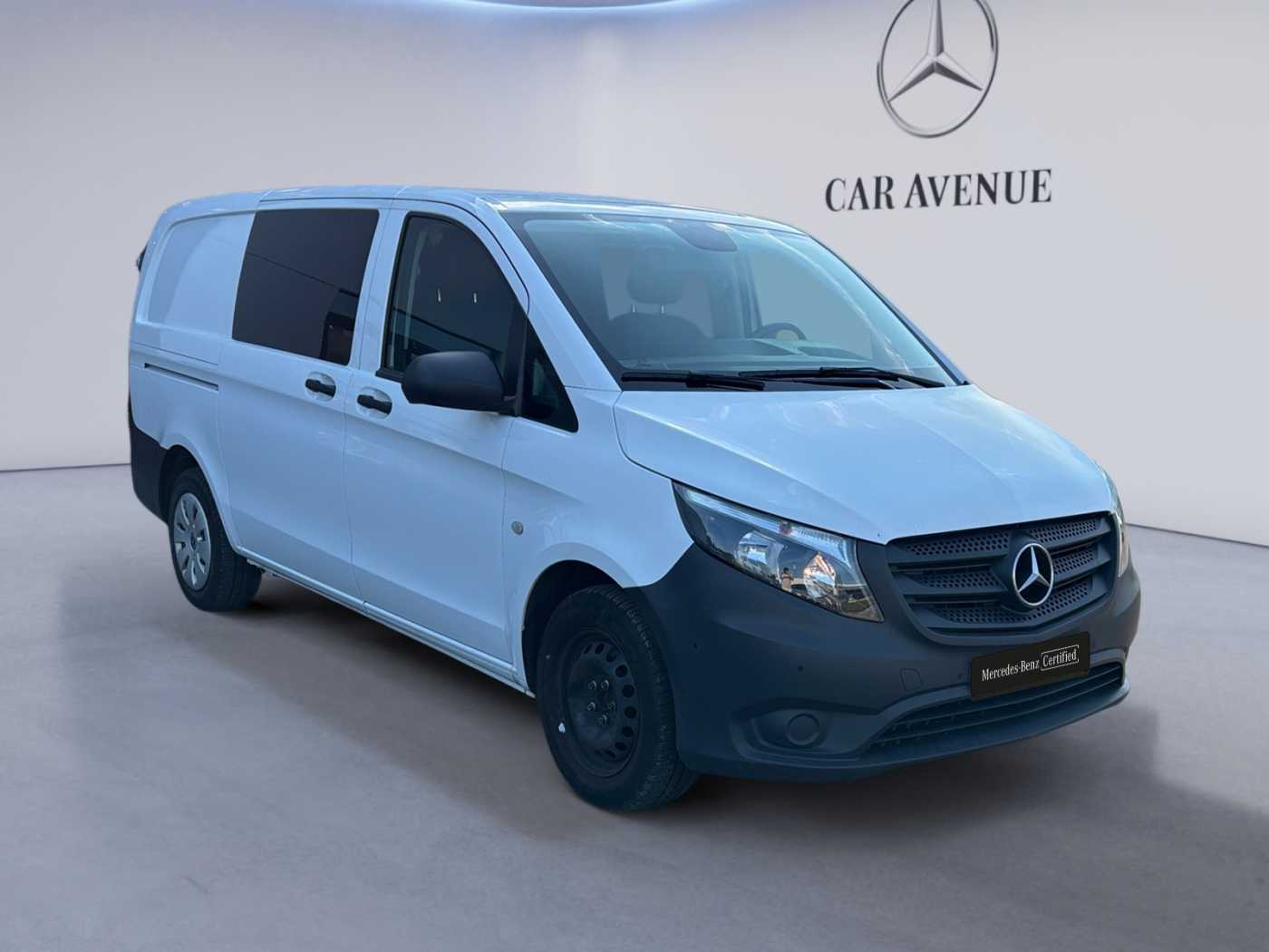 xxl_kfz113769019_w1v44770313856690_06_front-right.jpg